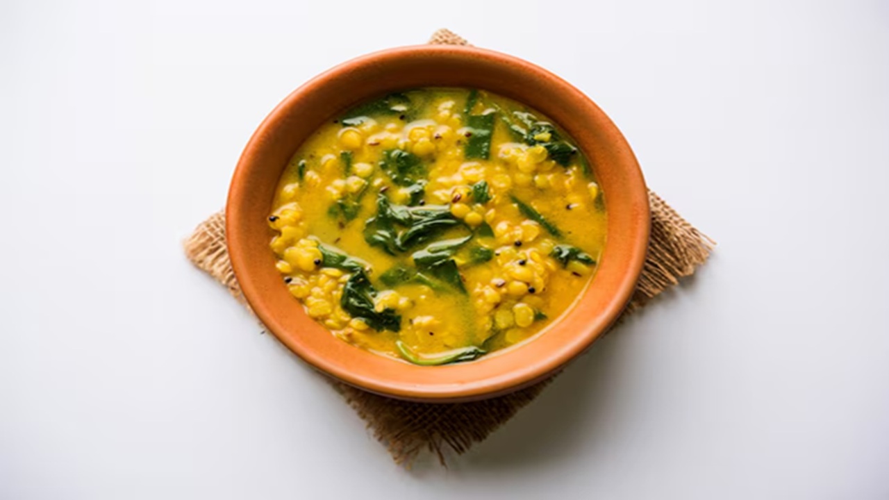 Moong Dal Palak Khichdi is good for health and weight loss. It contains protein and iron.