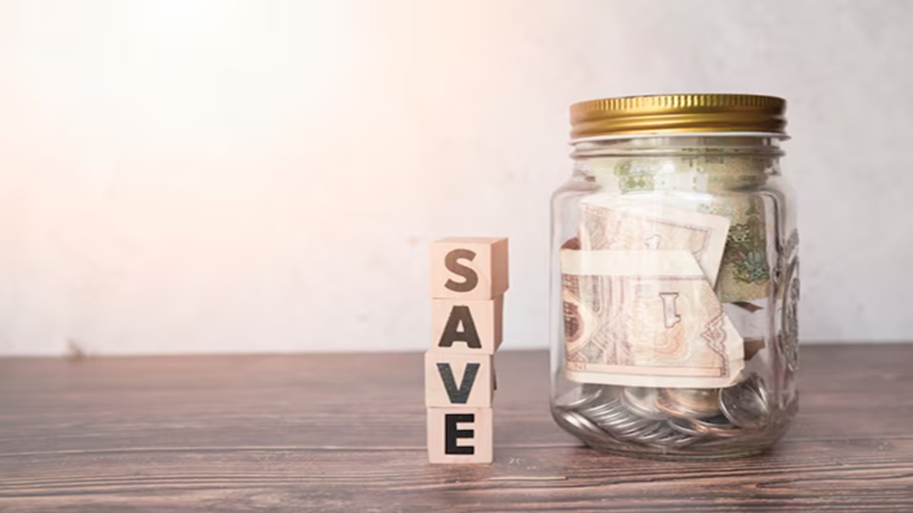 How to Manage Savings and Spending with Low Income