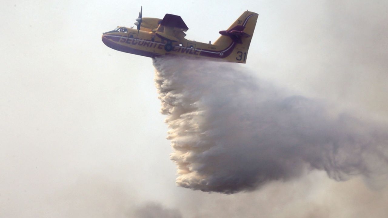 Delhi’s 1.2 Crore rupees Rain Experiment Ends in a Damp Squib Delhi’s 1.2 Crore rupees Rain Experiment Ends in a Damp Squib