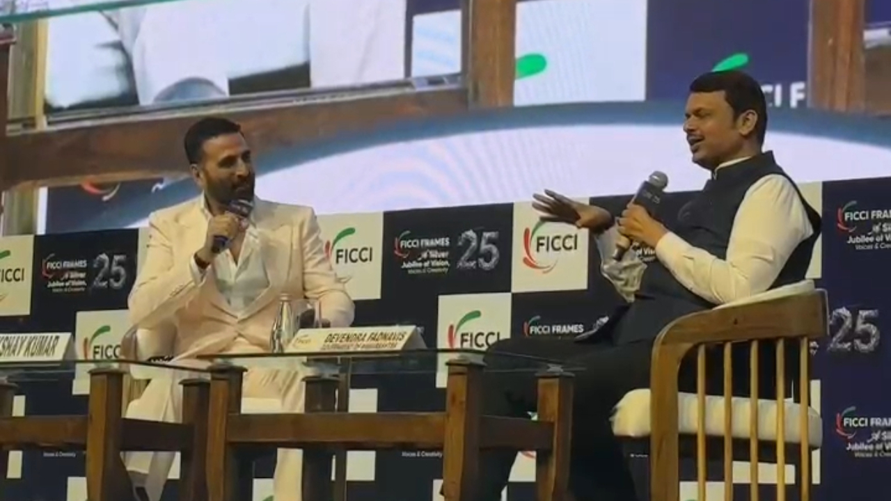 CM Devendra Fadnavis Tells Akshay Kumar the Chhatrapati Shivaji Maharaj Scene He’d Add in a Maharashtra Film