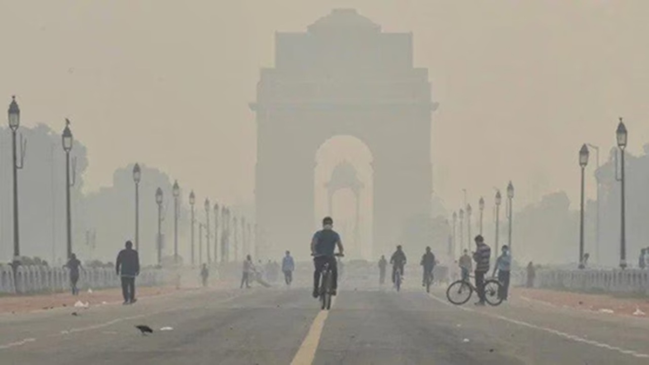 Delhi Air Quality Worsens, Hits ‘Very Poor’ Category 