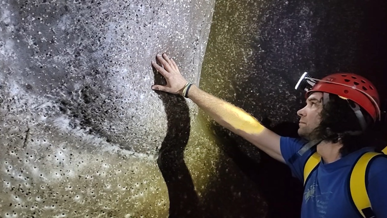 Scientists Discovered World’s Largest Spider Web, Home to more than 100,000 Spiders