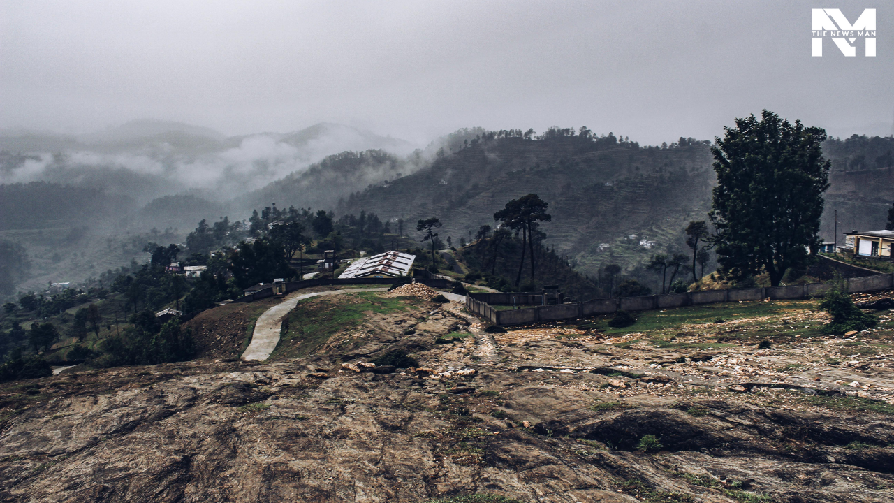 Almora, snuggled amidst the Himalayas, is unarguably one of the hotspots to explore during summer. With colonial charm in every nook and corner, you can experience nature at its finest. The unhampered geographical setting of the horseshoe-shaped hill station is adorned with plenty of spiritual sites and shopping markets selling unique artifacts. The right time to visit the picturesque hill town is from March to June, when the vibrant flora and fauna of the region come alive.