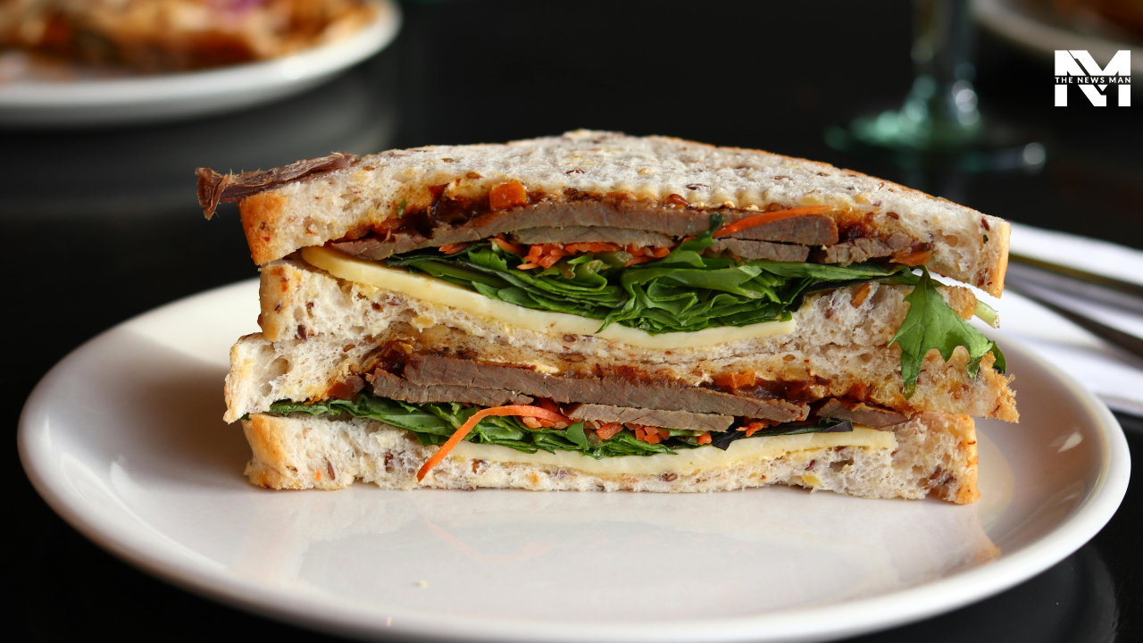 To keep the ingredients of your sandwich or burger intact, wrap your veggies in a lettuce leaf on one side. This will prevent them from falling on the other side.