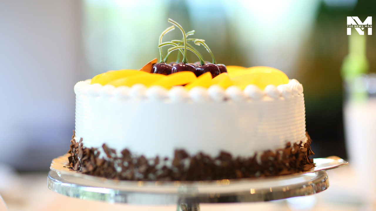 When your cake recipe calls for water, add milk instead. It will make your cake softer and more flavorful, helping it stay fresh longer than usual.