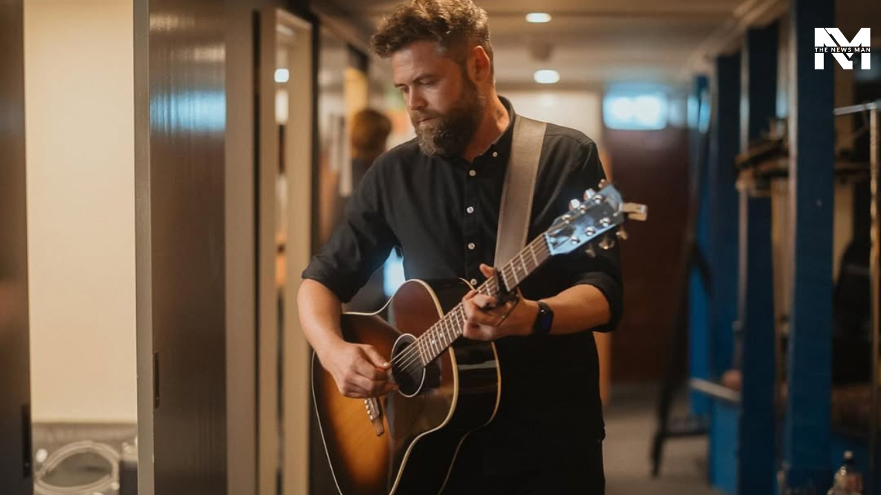 Brace yourself for the magical night ruled by British singer-songwriter Passenger. His Passenger – India Tour promises to create an intimate and emotional atmosphere, worth cherishing for life. Famed for his soulful hit Let Her Go, he will perform in Mumbai at the Phoenix Marketcity on November 19.