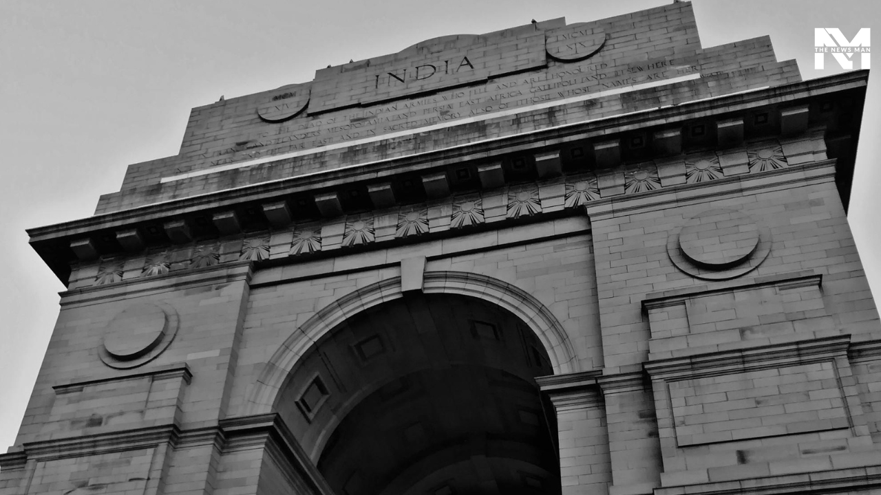 With the 2nd-highest GDP of around $293 billion, Delhi ranks 5th in the Human Development Index. The National Capital Region has an exceptionally high per capita income, with a booming service sector, specialized hubs, and corporate offices.