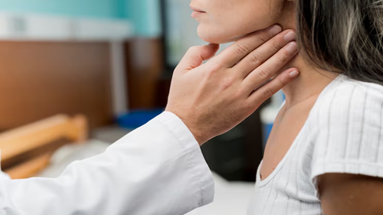People Suffering from Thyroid MUST Avoid Eating These 5 Foods Everyday