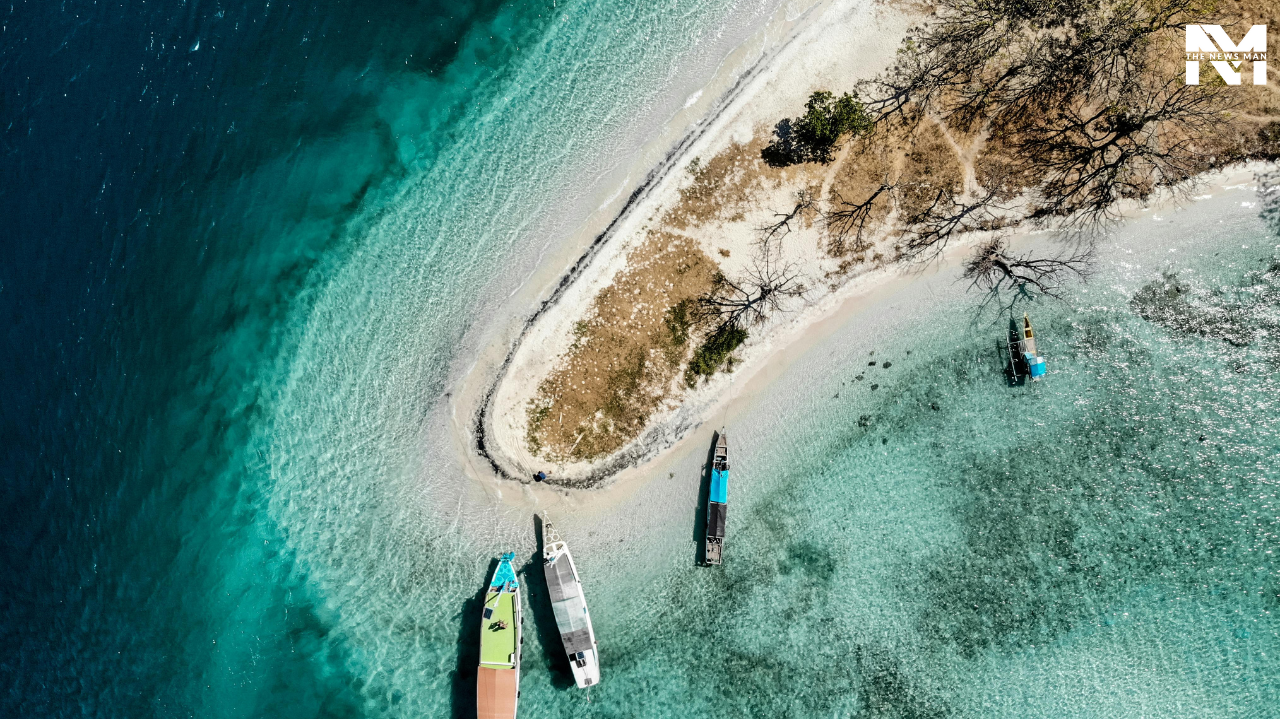 In between Madagascar and Mozambique lies the African island nation of the Comoros. Popular for its volcanic islands, diverse culture, and history, it was previously a French colony, and one of them is still an overseas territory of France called Mayotte. However, the country barely receives any international attention and is truly a hidden gem yet to be explored.