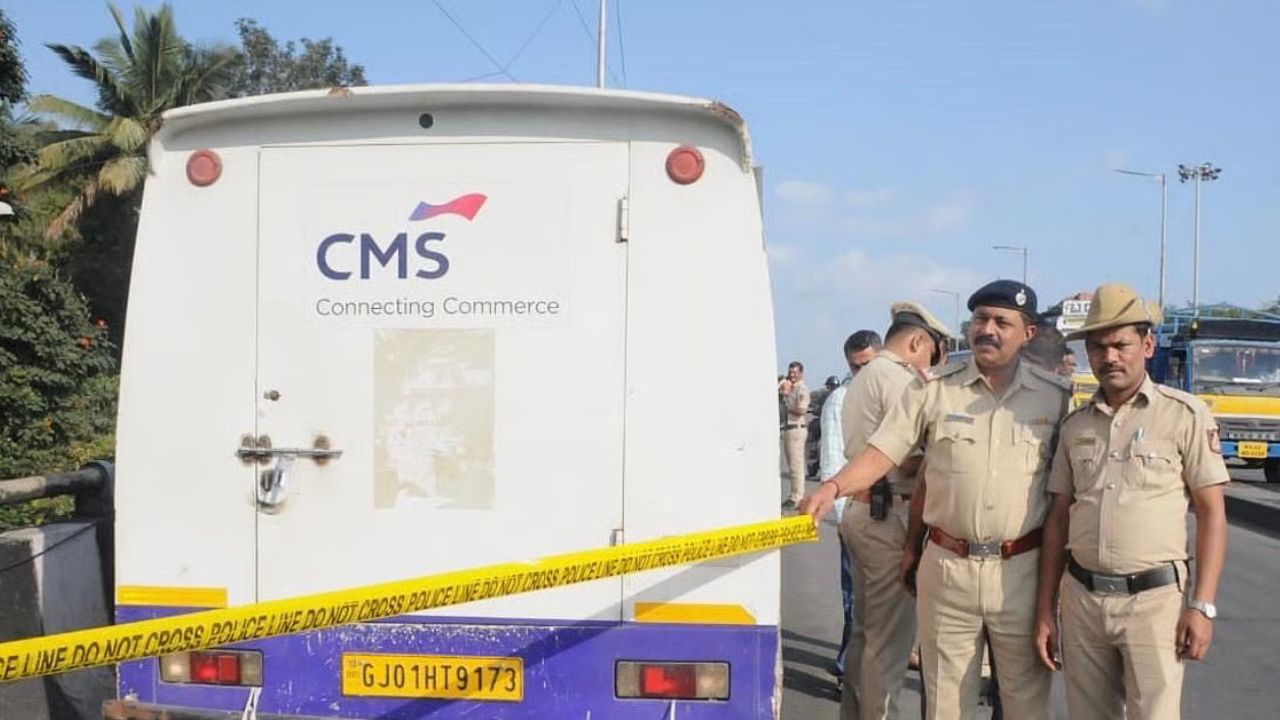 Thirty Minutes on a Bengaluru Flyover: The Heist That Stunned a City