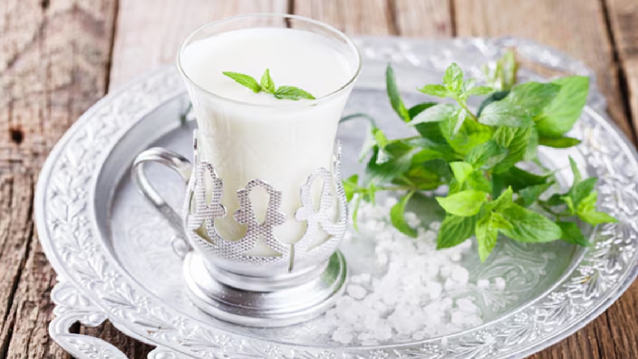 It can function as a metabolism enhancer and aid in feeling full as a mid-afternoon snack, both of which are helpful for weight management. (Disclaimer: Given the input is on an information basis, please seek professional advice.)