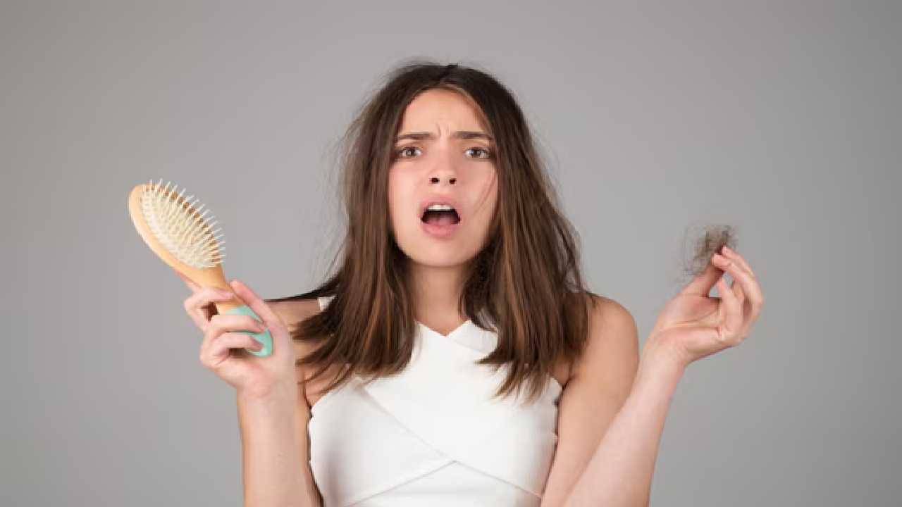 Scalp Massage: We should have a scalp massage for 5 minutes in circular motions with coconut oil. It nurtures our hair and helps to prevent hairfall. A daily practice could be beneficial, otherwise you can massage thrice a week and have better results.