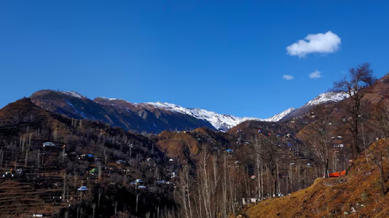 You will experience cold weather in Mussoorie between December and February. Mussoorie is cold in November too, so you can have time to kick-start your packing and book a holiday in Mussoorie.