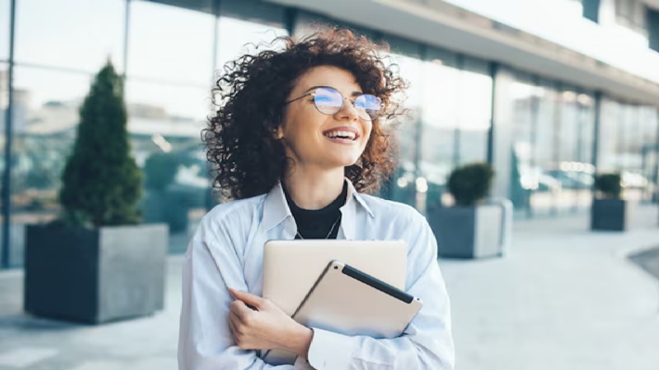 The high demand for data driven insights, which results in positions as a data scientist or business analyst. For such jobs, you can pursue a Post Graduate Diploma in AI/ML/Data Science curriculum.