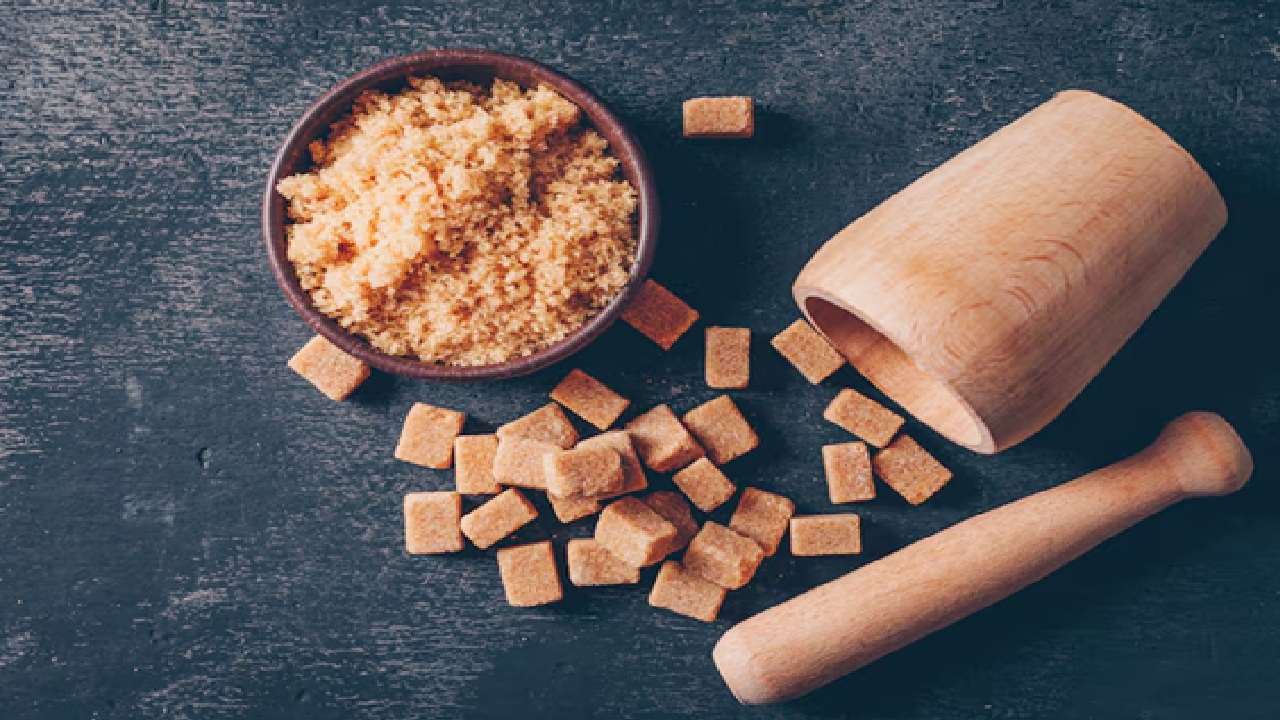 Sugar contains very little to no minerals. But Jaggery contains antioxidants and minerals that can improve immunity. (Disclaimer: Given the input is on an information basis, please seek professional advice.)