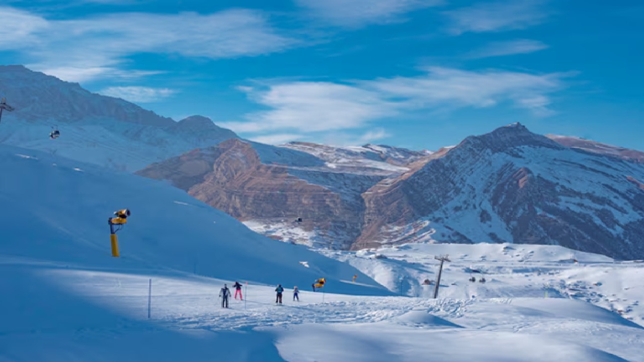 In Auli, Uttarakhand, snowfall starts from late December, and it will last till March. You can visit Auli in November or in December.