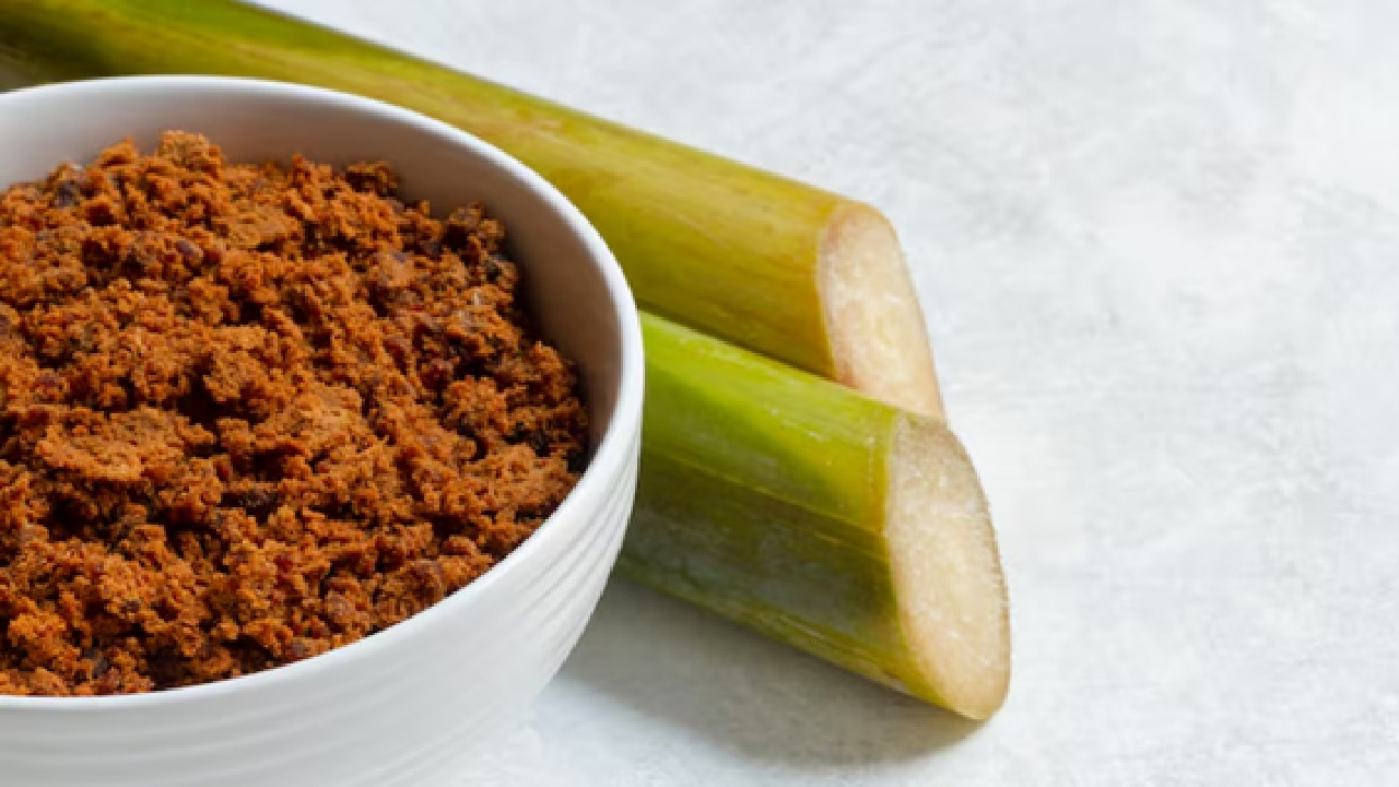Because it is less processed than refined sugar and contains vital minerals like iron, magnesium and potassium, jaggery is the healthier alternative for daily nutrition.