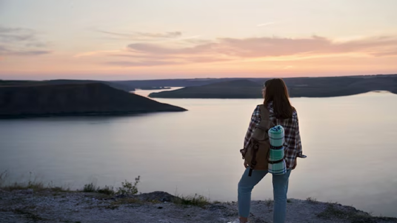 People may become emotionally empty as a result of concentrating more on how other people will interpret their experiences than on whether they enjoy them. One in ten Americans acknowledge having travel dysmorphia, according to a Talker Research survey.