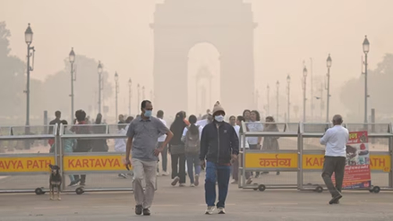 Delhi Air Pollution Worsens, AQI Hits Maximum Limit Delhi Air Pollution Worsens, AQI Hits Maximum Limit