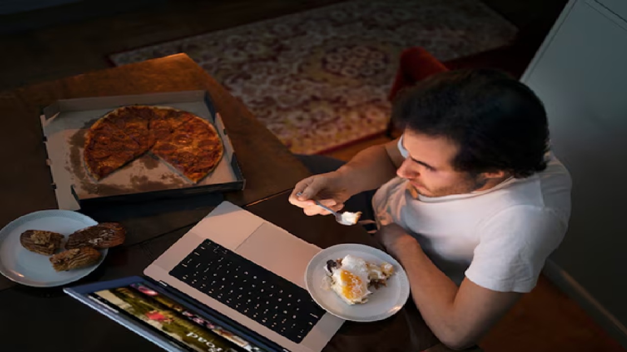Understanding the Health Risks of Late Night Eating: What You Need to Know?