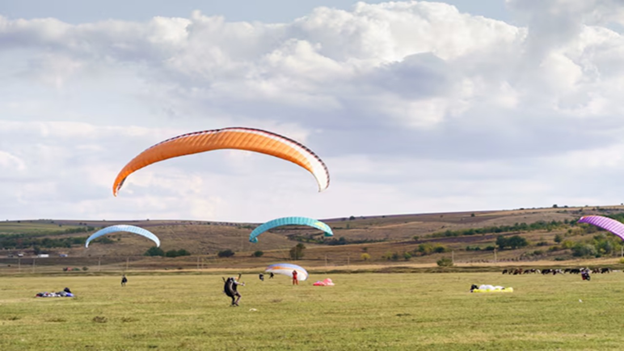 6 Best Paragliding Spots in India: You Can’t Even Miss These Places