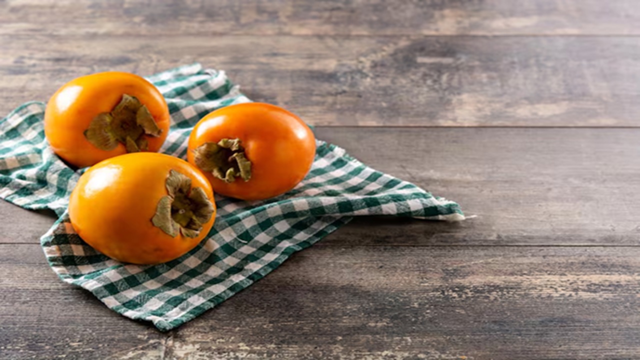 Winter Sweet Superfruit: Persimmon’s 7 Health Benefits You Need to Know