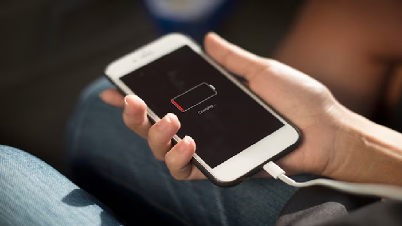 Maximize Your Smartphone Battery Life Using These 6 Strategies