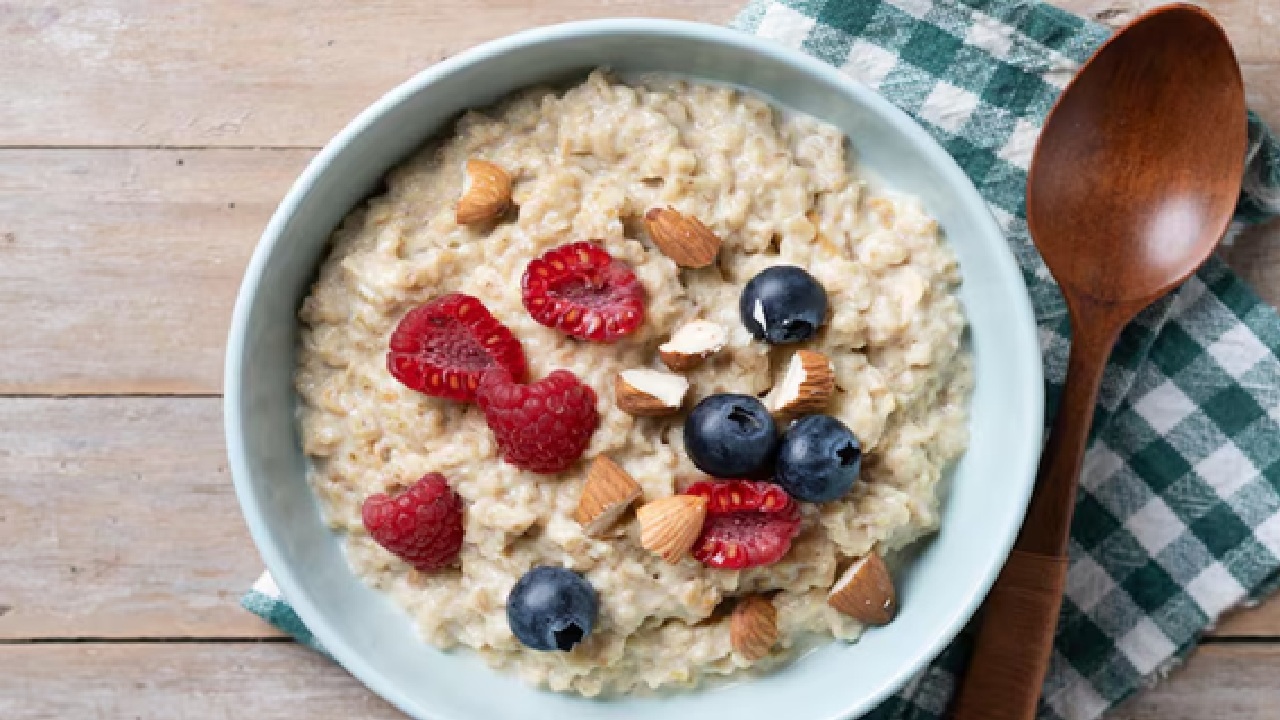 Oats: Oats are edible. It's a decent breakfast option. For gradual sugar release, oats are offered with chia seeds, berries or vegetables.