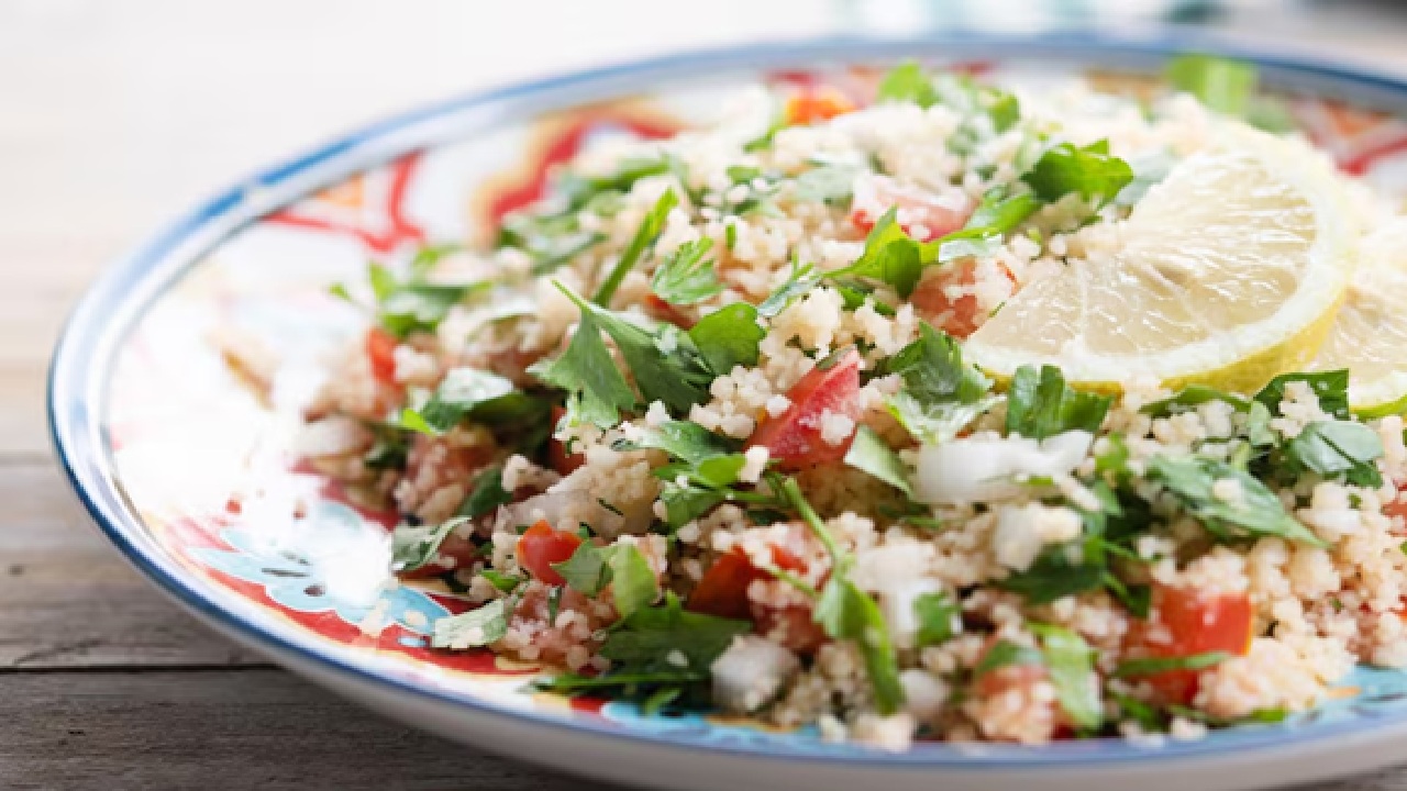 Quinoa Upma: Quinoa upma, a complete protein with a lower glycemic index than rice, is something you can cook at home.
