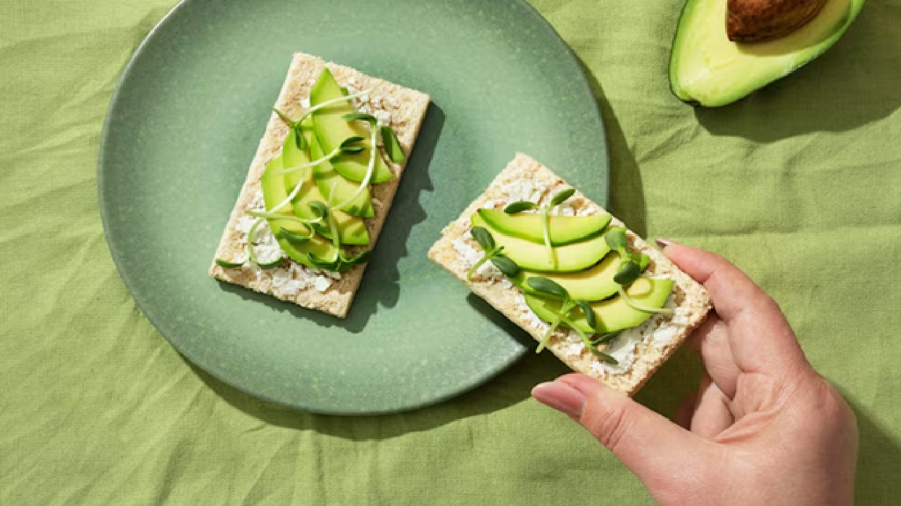 Avocado Toast: Multigrain or whole grain bread is used to make avocado toast and the fiber and lipids in avocado help regulate blood sugar levels.