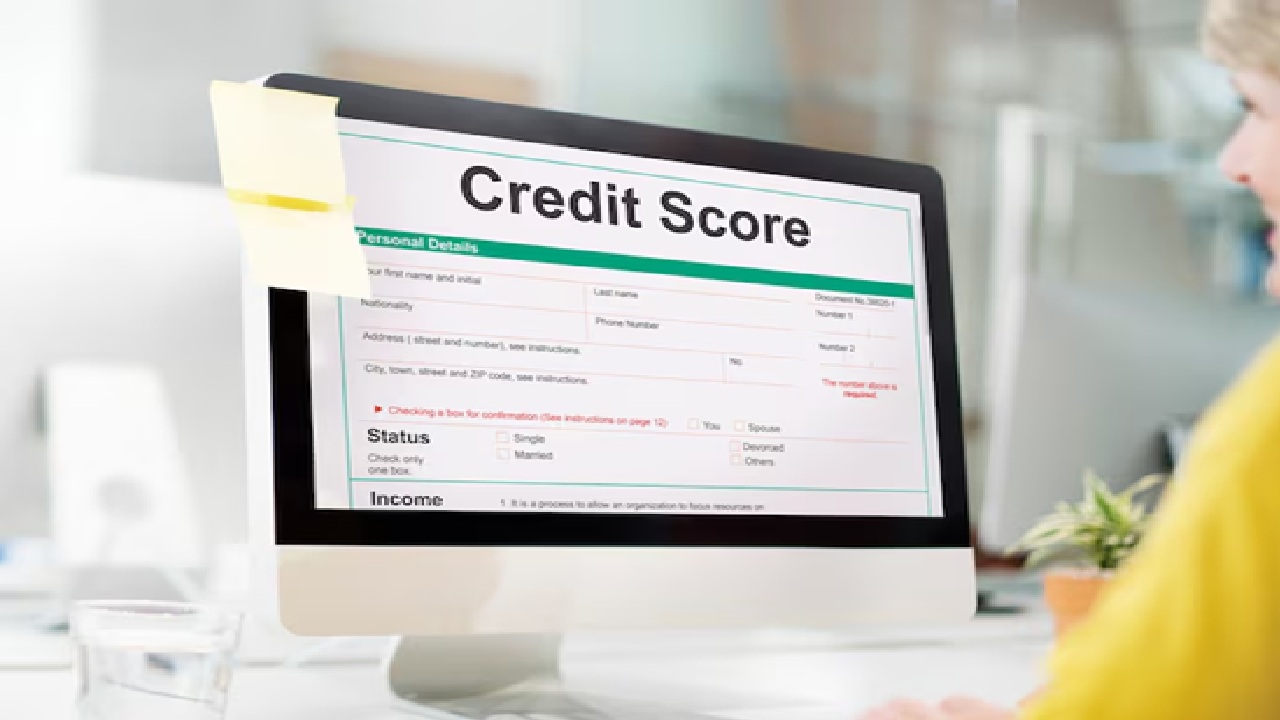 To understand personal finance in a better way, we must know the various terms and their relationship to each other. Let's understand what a credit score and credit card interest rate is.