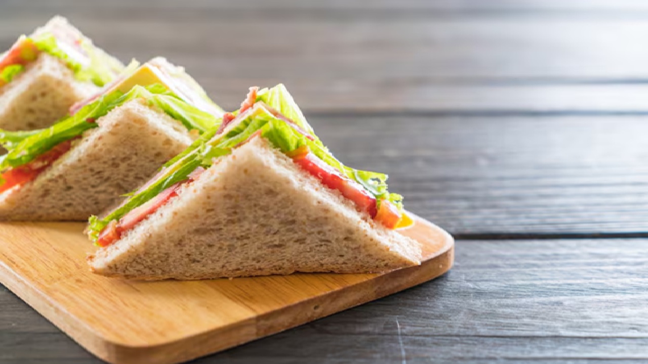 Vegetable Grilled Sandwich: This sandwich is topped with a spicy green chutney and butter, along with chaat masala and consists of several layers of thinly boiled and sliced potatoes, cucumber, tomato and frequently beetroot and onion. It is often toasted or grilled till it is crunchy.