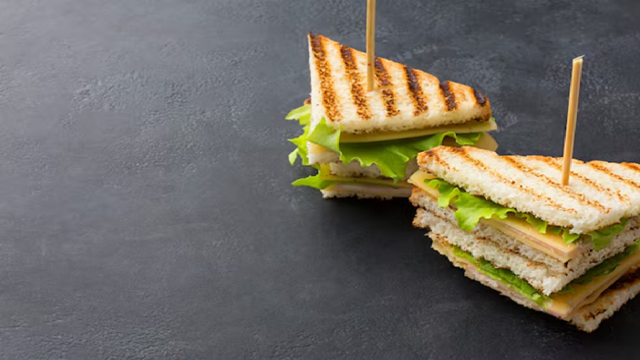 Chilli Cheese Toast: Grated cheese, chopped onions, bell peppers and green chilies are combined and spread on bread, which is then toasted, typically open-faced or as a closed sandwich.