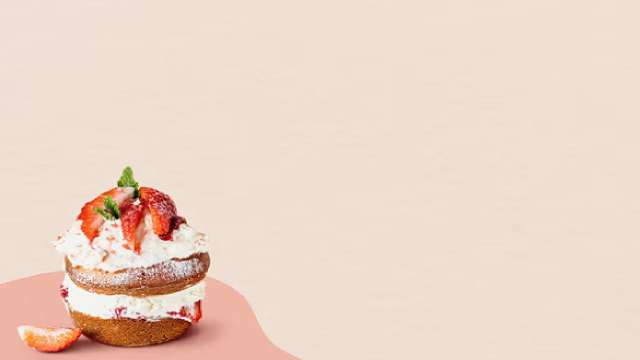 No-Bake Cheesecake: For a creamy treat, use a store-bought or homemade graham cracker crust with a simple filling of cream cheese, condensed milk and lemon juice.