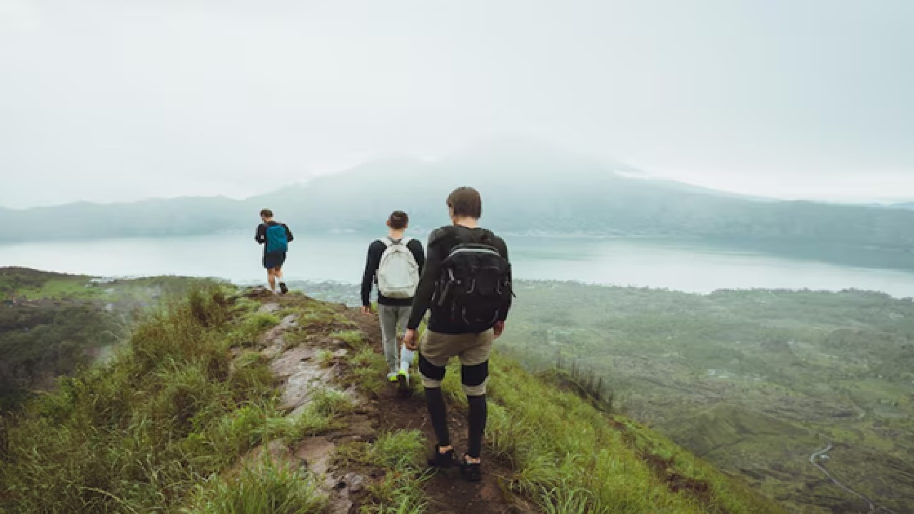 Lohagad Fort: This trail makes it simple to hike to the ancient Lohagad Fort, which offers stunning views of Pavana Lake.