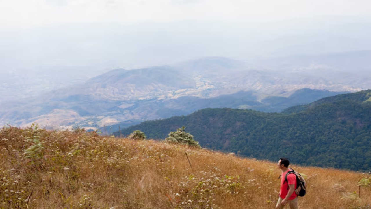 Korigad Fort: Because of its short and simple route close to Aamby Valley, Korigad Fort is a perfect option for novice hikers. (Disclaimer: Given the input is on an information basis, please seek professional advice.)