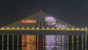 Rubics Realty, Messi