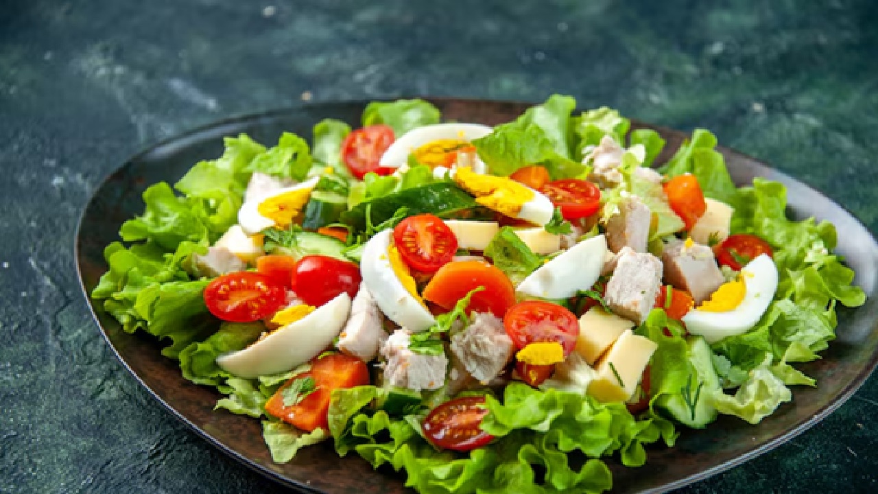 An excellent source of both soluble and insoluble fiber, three bean salad is the best salad that combines kidney beans, chickpeas and green beans. (Disclaimer: Given the input is on an information basis, please seek professional advice.)