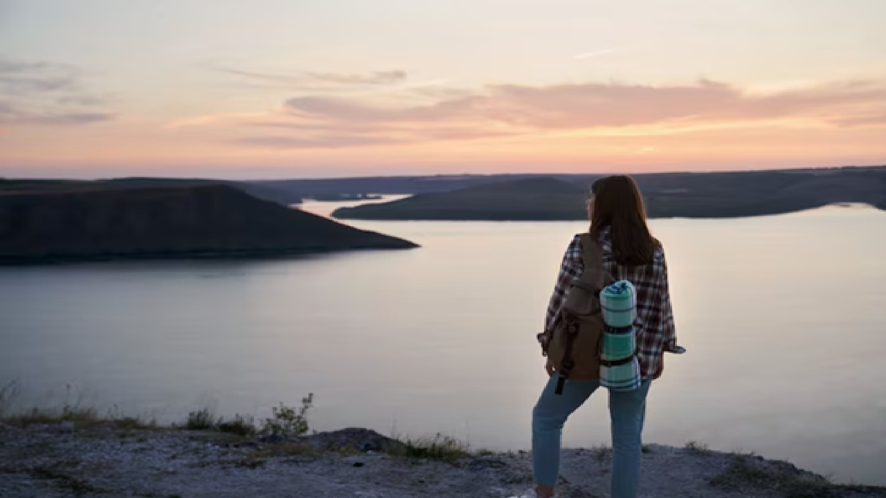 Rishikesh: You can visit Rishikesh. It's in Uttarakhand. You can perform Ganga Aarti. There is bungee jumping and river rafting, which you can enjoy.