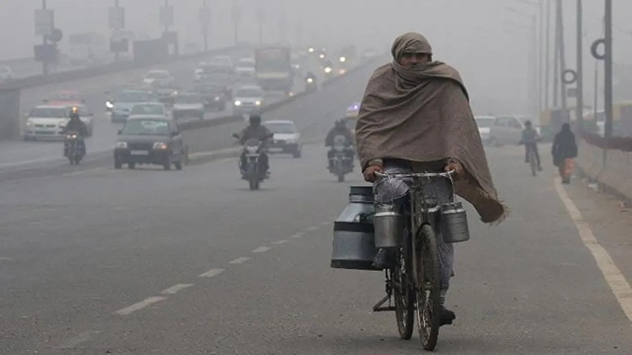 Delhi Records Coldest Morning of the Season at 4.2 Degrees Celsius