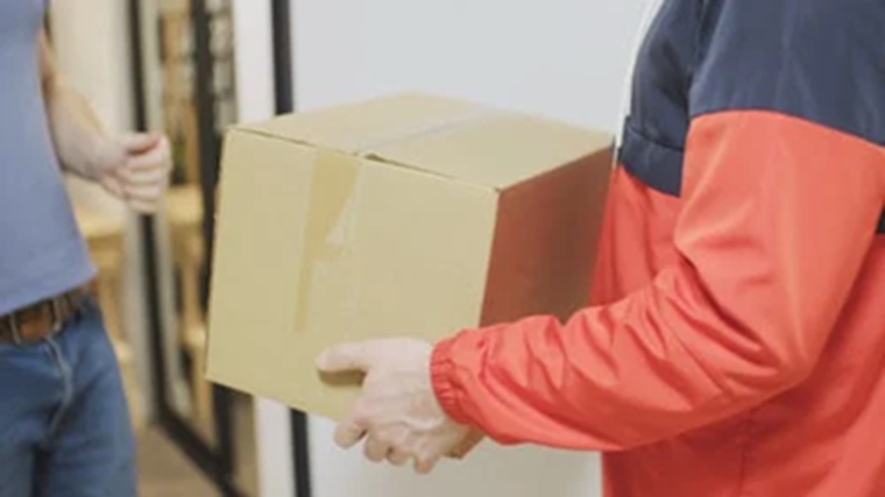 Viral Post: Delivery Boy Sends An Emotional Reply after Customer Gives Him Rs. 501 Tip for New Year's Eve