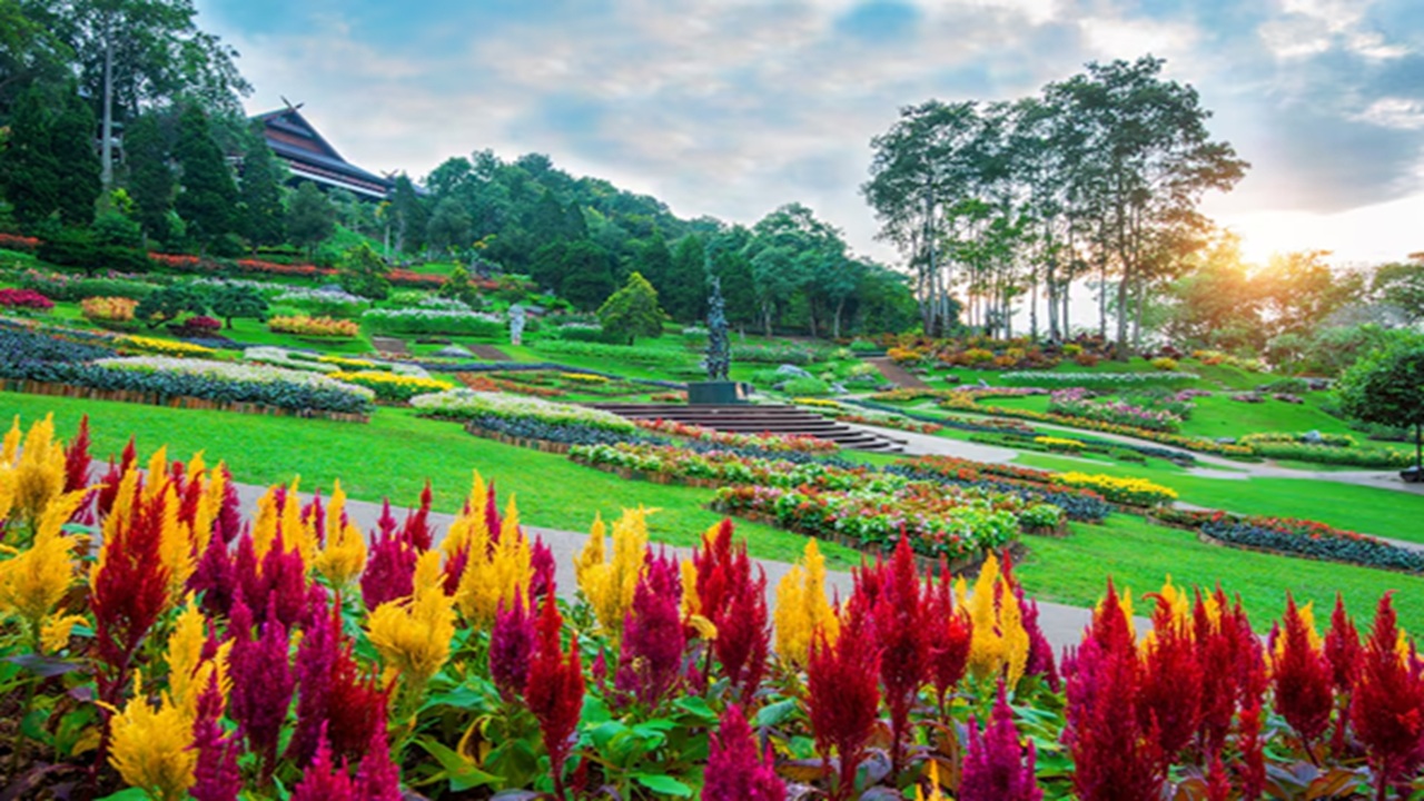6 Most Renowned Gardens Across the Globe You Must Visit