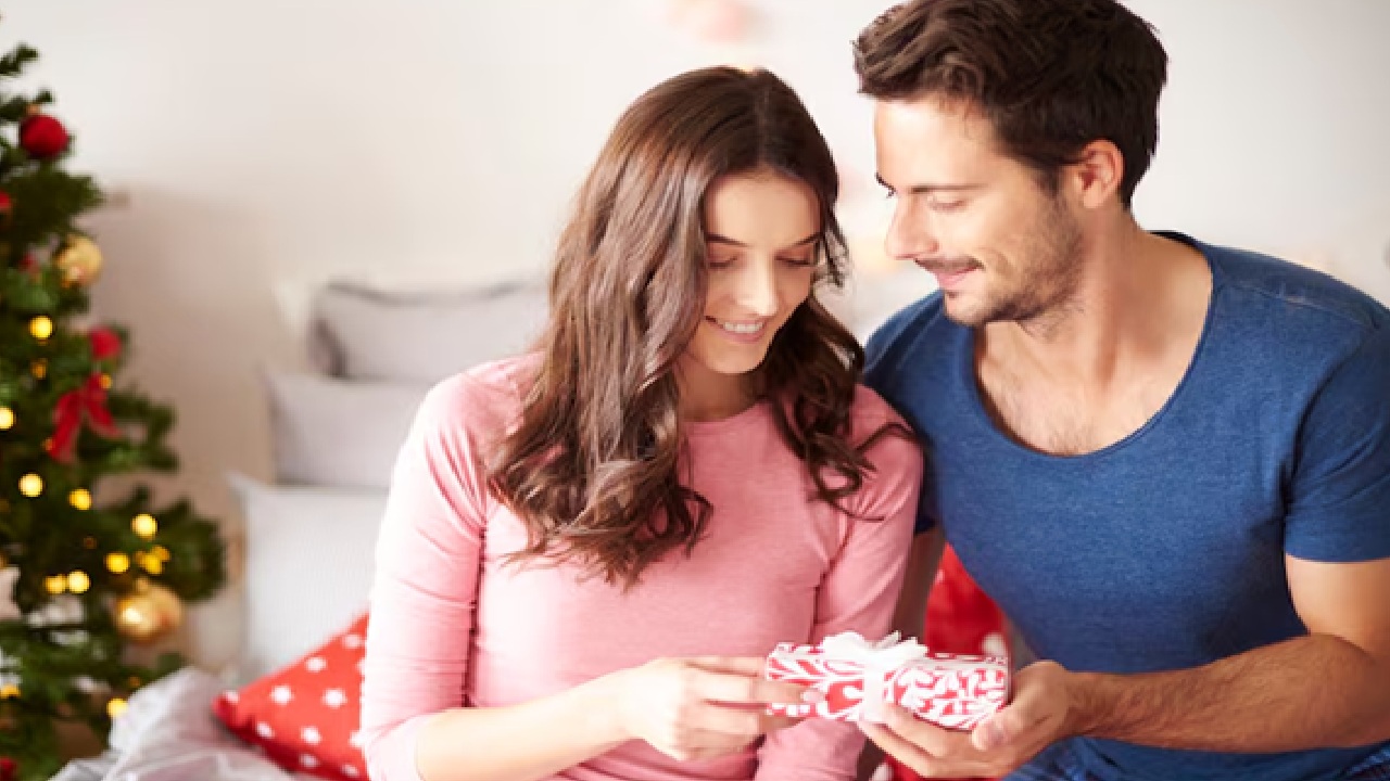 Valentine’s Day 2026: Best Gift Ideas for Him and Her to Make the Day Unforgettable
