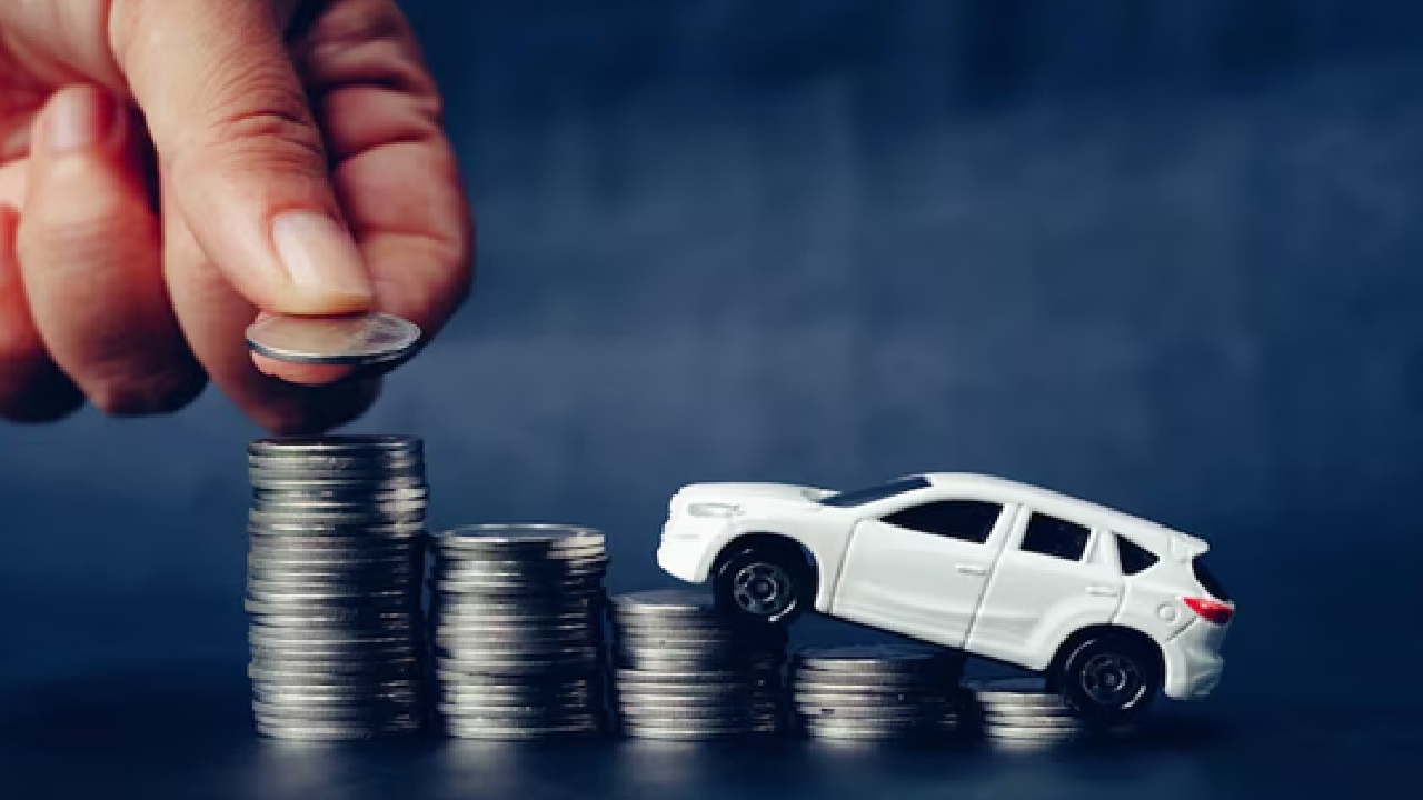 Calculate your monthly payment budget, taking into account the cost of the vehicle as well as continuing expenses such as fuel, maintenance and insurance.