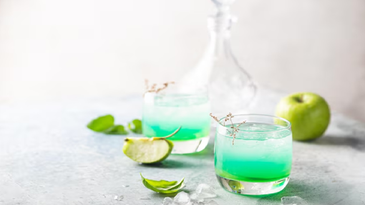 The high levels of antioxidants and vitamin C in amla make it an excellent all-natural treatment for liver and kidney detoxification. Cumin, a popular component in Indian cuisine, is high in antioxidants and vital oils that promote liver detoxification and digestion.