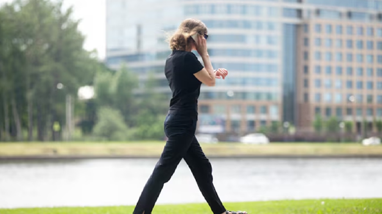 When it comes to strengthening the heart, lowering blood pressure and boosting circulation; short, regular walks may be as beneficial as longer, less frequent workouts.