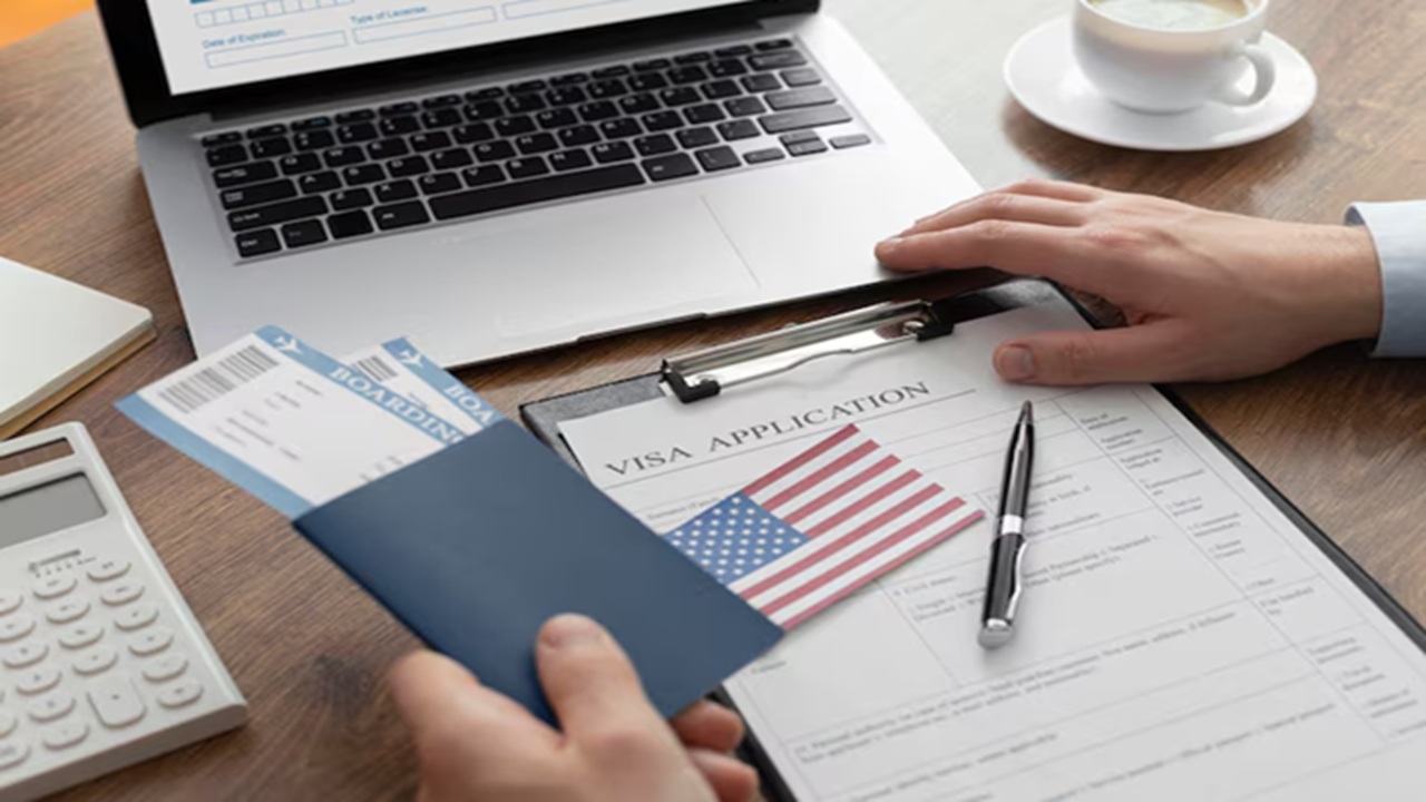 H-1B Visa: US Open Registration for FY27, Confirms 100,000 US Dollar Fee for Select Employers
