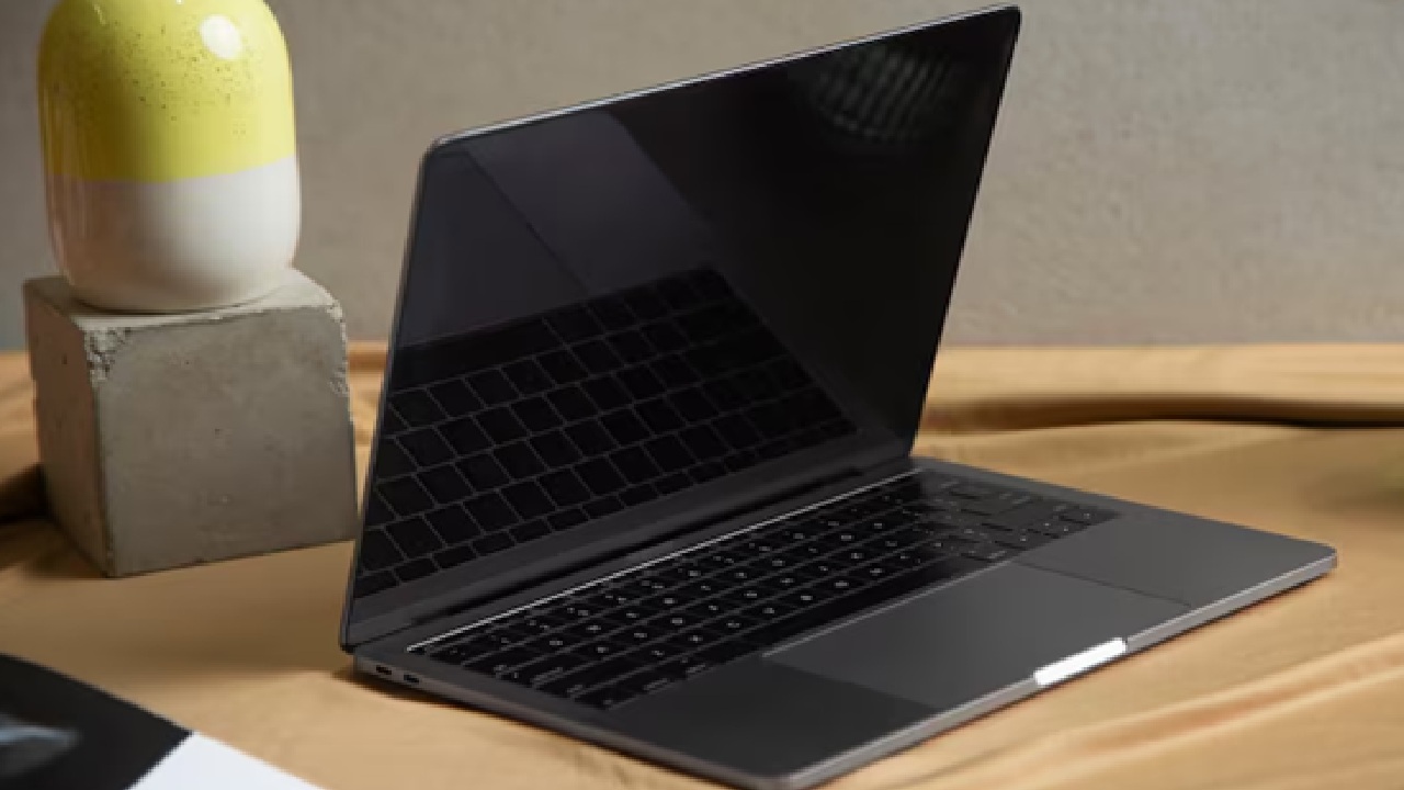 Apple Reportedly Plans to Launch Low-Cost MacBook with A18 Pro Chip