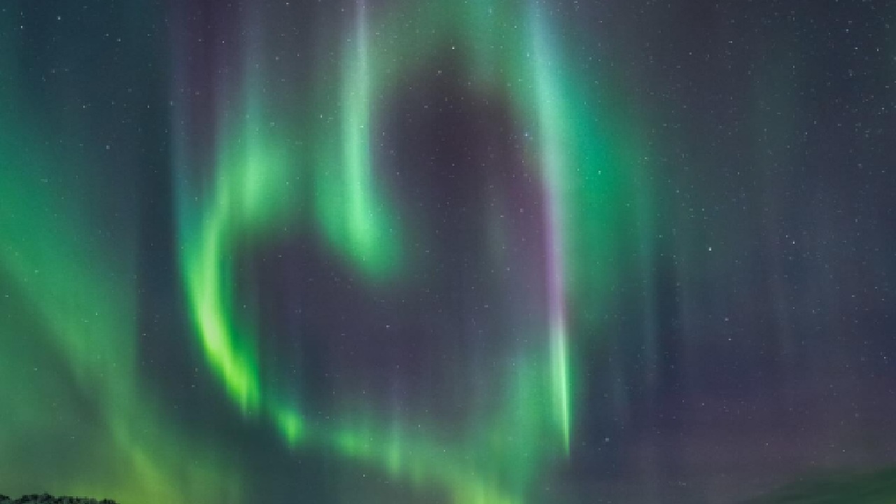 Norway Northern Lights Captured In Heart Shape, Photograph Captivates Netizens