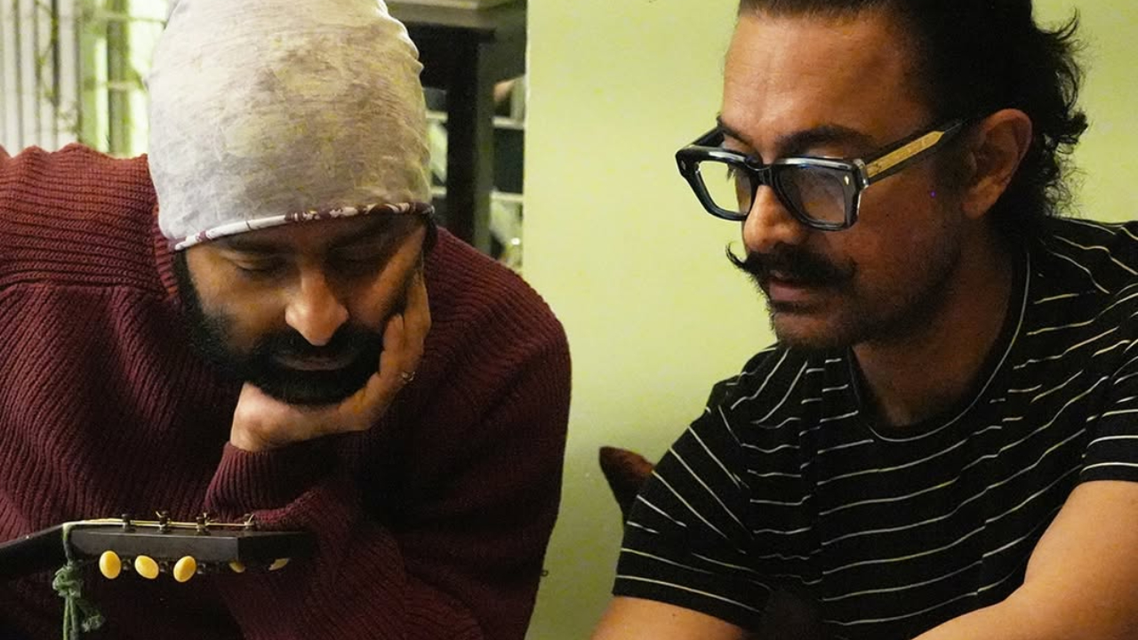 What Conversation Happened Between Aamir Khan and Arijit Singh? Superstar Reveals, “He Seems To…”